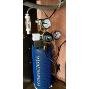 Редуктор с электромагнитным клапаном на 12 Вольт, регулятором тонкой настройки и счетчиком пузырьков Редуктор с электромагнитным клапаном на 12 Вольт, регулятором тонкой настройки и счетчиком пузырьков